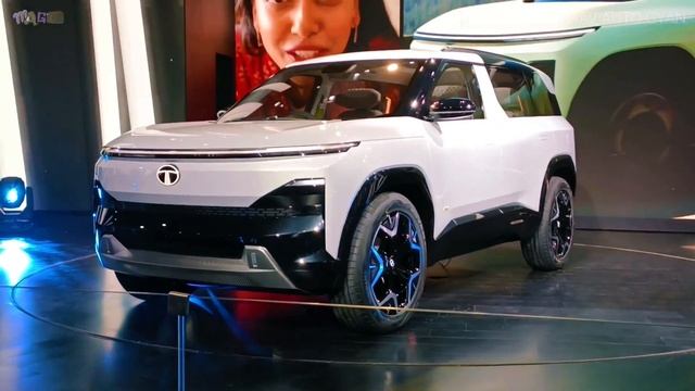 Tata Safari SUV spotted with green number plate, is it really an electric vehicle Auto Expo 2023 смотреть онлайн