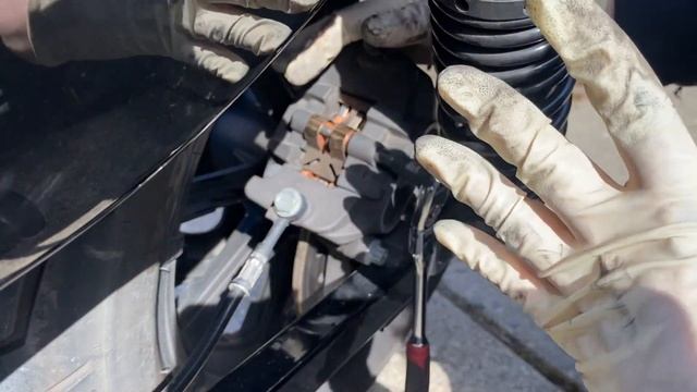 SPORTSTER REAR BRAKE PAD REPLACEMENT смотреть онлайн