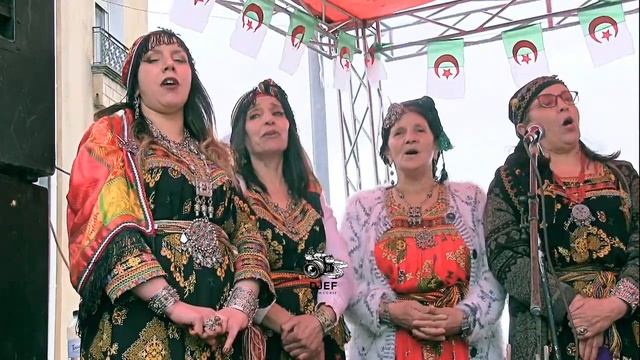 Yemma Lfeṭṭa Umeqyas par les braves femmes du village Aḥriq смотреть онлайн