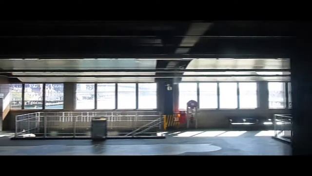 Train To Harbor Bridge And Sydney Opera House смотреть онлайн