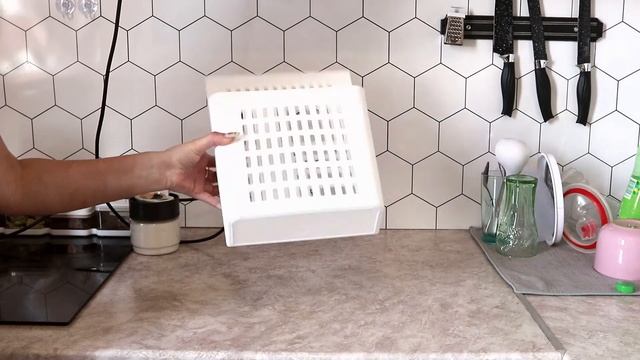 полка подвесная белая