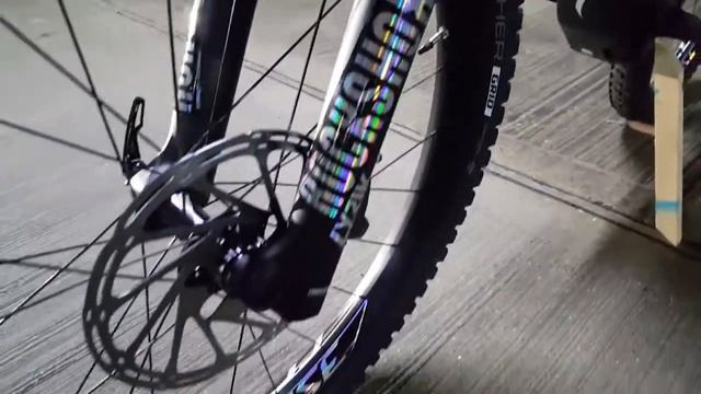 Specialized Kenevo With Rainbow Chrome Frame Stickers смотреть онлайн