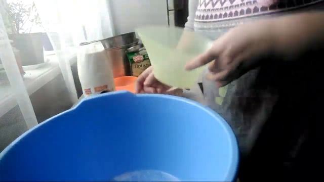 Печемо Хліб Та Пончики.