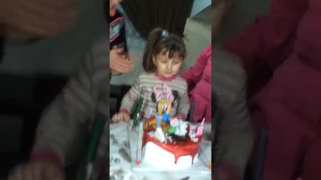 Пробуем конфеты(6) смотреть онлайн