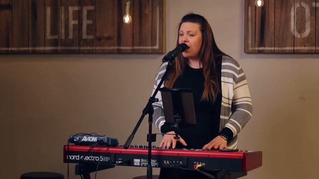 You Make Me Brave Cover смотреть онлайн