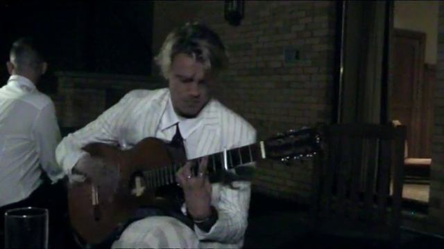 Ash Bates - Brave Face Live (Acoustic Performance) смотреть онлайн