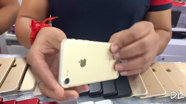 IPhone Wale Bhaiya Ne Start Ki Delivery Within 2 Hours🔥 | Iphone 5 मात्र ₹500 |Cheapest Phone Shop! смотреть онлайн