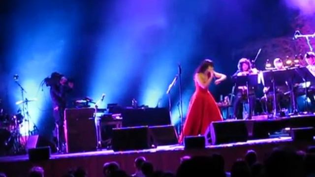 Bat For Lashes - Solsbury Hill @ Sydney Opera House Concert Hall, 4 June 2011 смотреть онлайн
