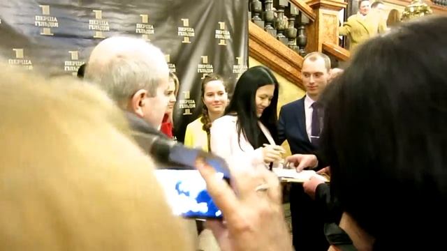 Hou Yifan autograph session in Lviv Opera House смотреть онлайн