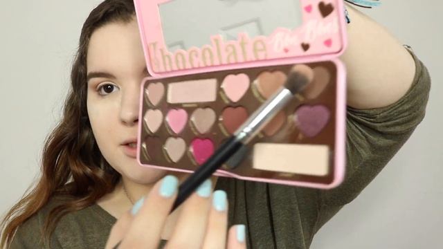 TWO HANDS MAKEUP CHALLENGE (impossible!!) // Kelly Guedes смотреть онлайн
