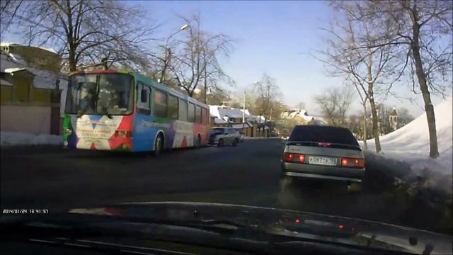 лада вошла под автобус смотреть онлайн