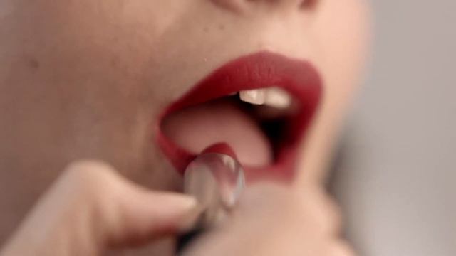AVON МАТОВАЯ ПОМАДА смотреть онлайн