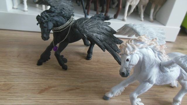 Recenzje figurek koni #100-Mroczny Pegaz (Safari LTD 2007) 😍❤️🦄 смотреть онлайн
