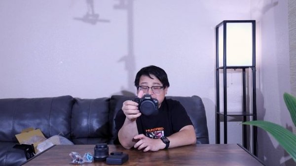 Unboxing Canon EOS R50