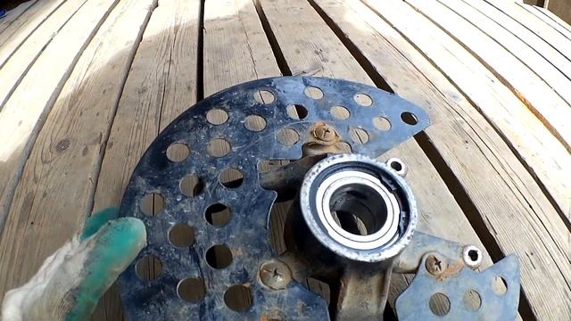 Поворотный кулак Стелс Леопард и Suzuki Kingquad ОТЛИЧИЯ