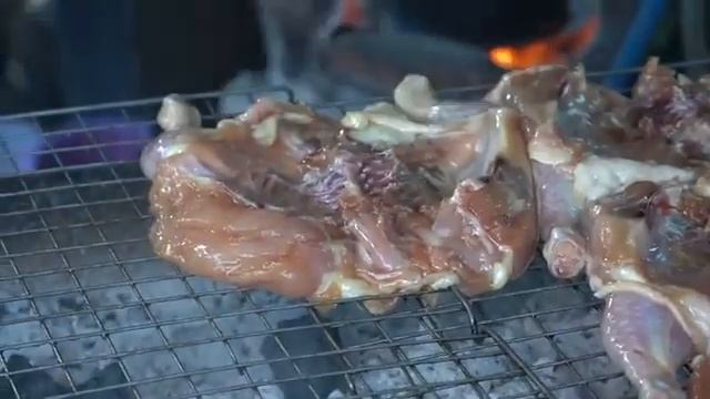 С 4 утра начинается заказы. Самые популярные курицы в тайской кухни смотреть онлайн