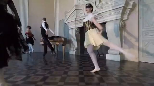 Le Fantôme de l'opéra - Ballerina Monita & Alice Sola-Manier смотреть онлайн