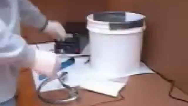 Removing Chrome Plating From Parts In A Tank смотреть онлайн