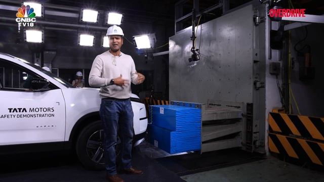 Tata Safari Crash Test: Ring-Side View | Tata Crash Test | Auto Updates | N18V | CNBC TV18 смотреть онлайн