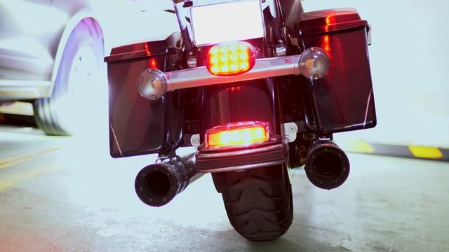 Cobra Race Pro Chrome Exhaust Muffler On Harley Davidson Ultra Limited FLHTK (4K) смотреть онлайн