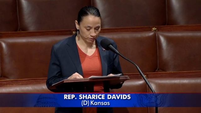 'We Have To Be Brave Enough To Put Our Kids' Lives First': Dem Discusses Gun Reform After Shooting смотреть онлайн