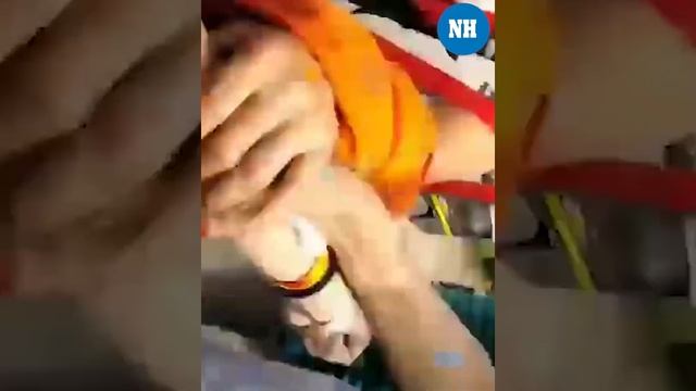 MP Woman Attempts to End Life by Standing on Rail Tracks, Brave Auto Driver Saves Her | Watch смотреть онлайн