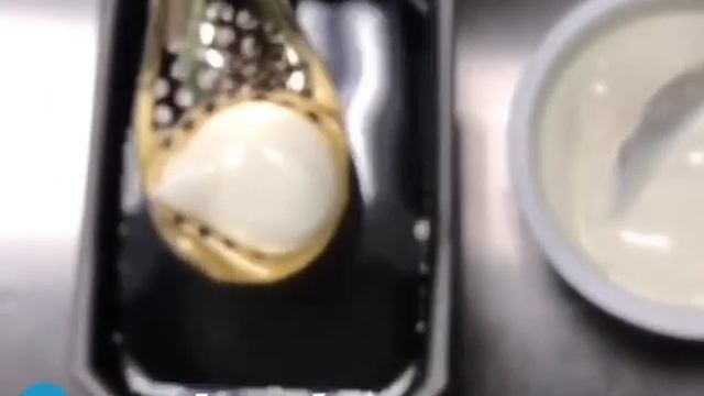 Нерастекающаяся жидкостьпроцесс в молекулярной кухне называется - сферификация.@СергейЖереб смотреть онлайн