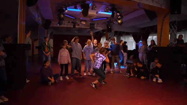 ART BATTLE 2020 | hip hop juniors 1x1 | Sofary Mary Po Tipography смотреть онлайн