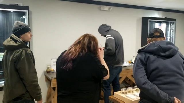 People brave freezing cold for recreational marijuana shop open in West Michigan смотреть онлайн