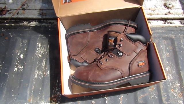 You can never have to many pairs of boots смотреть онлайн