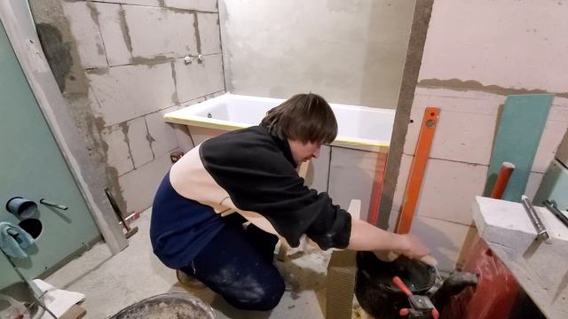 Влаштування фартуку з ревізією для власної ванни з газобетону. смотреть онлайн