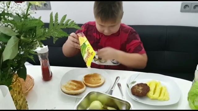 13.12 и что лучше русская или американская кухня? смотреть онлайн