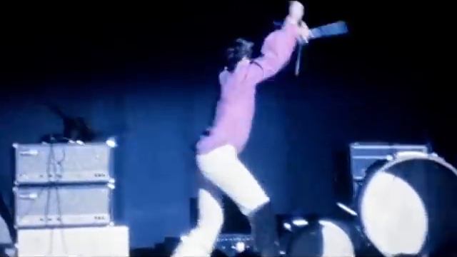 The Who - Keith Moon destroys his drum kit (Opera House, Illinois, USA 10th March 1968) смотреть онлайн