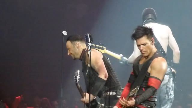 Rammstein : Mann Gegen Mann (Paris 2012)