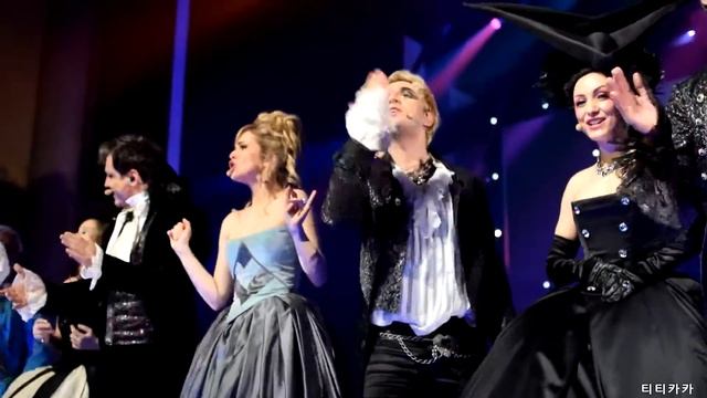 Mozart L’Opera Rock Curtain Call смотреть онлайн