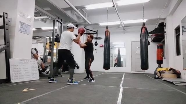The Woman Strong and Brave /With Coach Gm R. смотреть онлайн