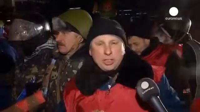 Майдан бьётся за баррикады