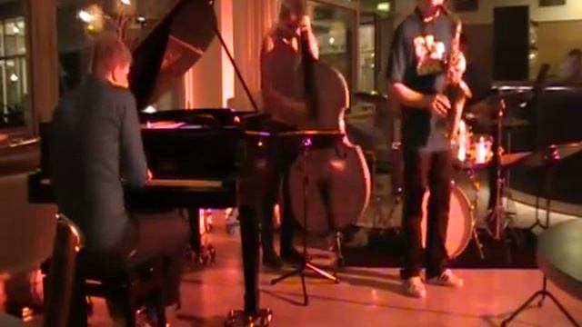 Fredrik Kronkvist@the Opera - "Full Max" смотреть онлайн