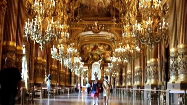 The Palais Garnier смотреть онлайн