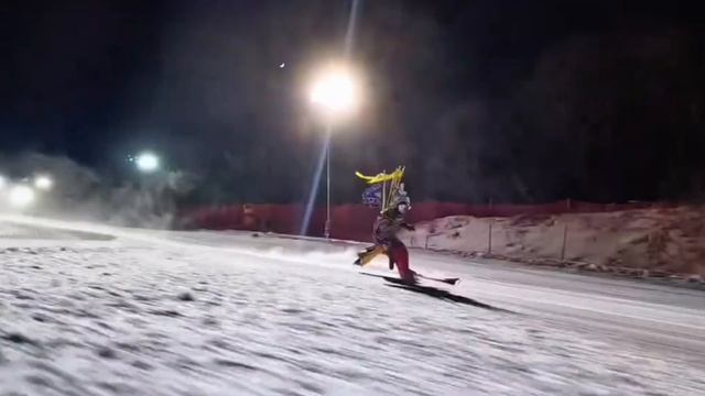 Combining Chinese National Essence Peking Opera with Modern Skiing Sports смотреть онлайн