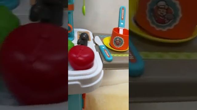 Детская игровая кухня-чемодан со световым и звуковым эффектами смотреть онлайн
