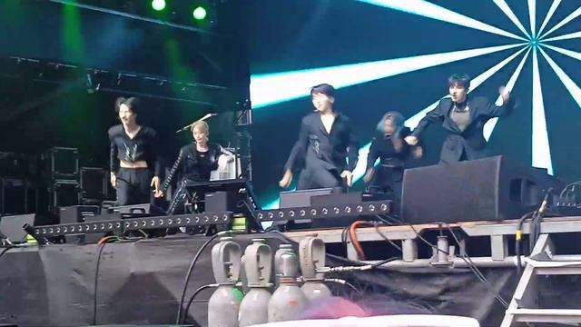 OnlyOneOf - chrOme hearts. Belgium day 1 смотреть онлайн