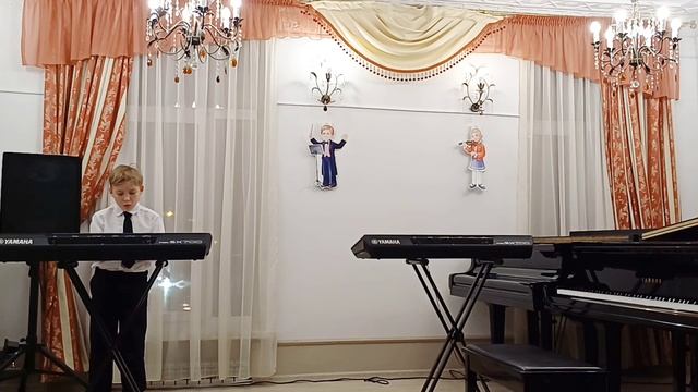 Концерт учащихся младших классов эстрадного отделения "Осенних звуков хоровод". смотреть онлайн