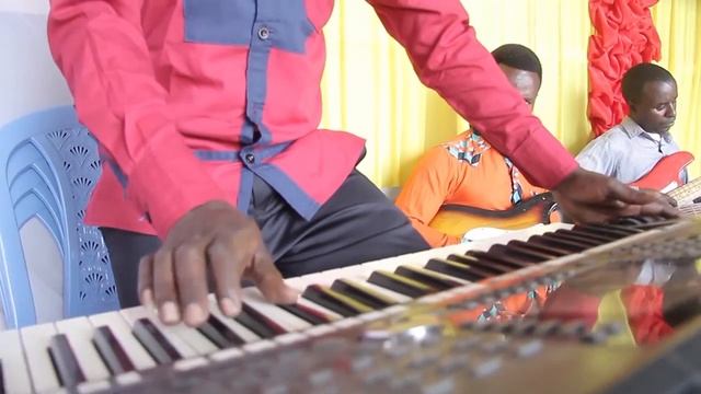 SAYUNI CHOIR FPCT MKOLANI SAFARI(OFFICIAL VIDEO) смотреть онлайн