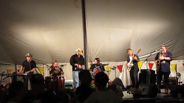 Brave Combo, Happy Wanderer смотреть онлайн