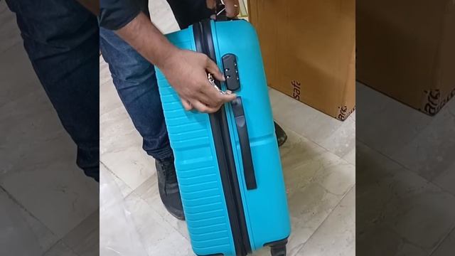 Unboxing of Safari Trolley bag. Cheapest in Big billion day sale at Flipkart #bigbilliondayflipkart смотреть онлайн