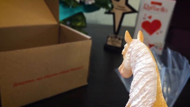 Ахалтекинский жеребец от Шляйх - распаковка и обзор (оригинал Schleich) распаковка смотреть онлайн