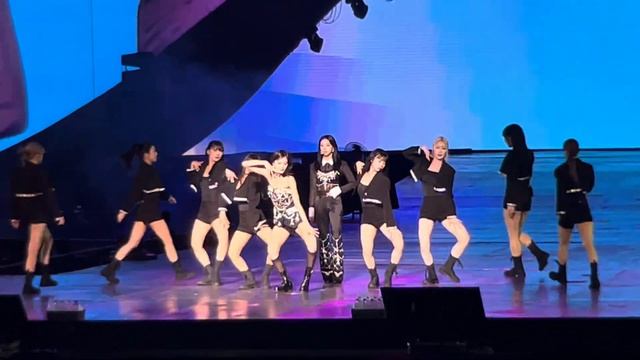 AIVD Fancam - Twice Brave at Twice 5th World Tour "Ready to Be" in Jakarta 23.12.2023 смотреть онлайн