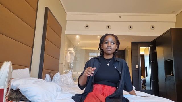 desert safaris, art museums & camel riding | ABU DHABI VLOG смотреть онлайн