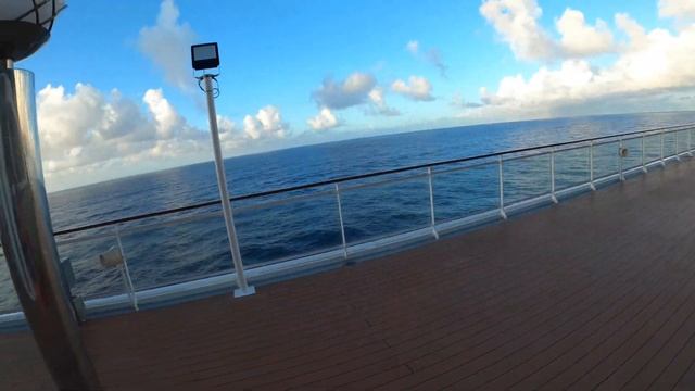 Day 4 - Taking it easy and enjoying the view смотреть онлайн